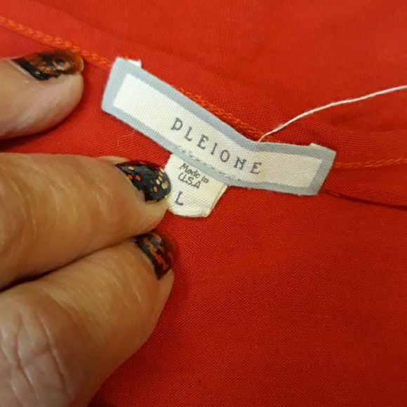 Pleione Blouse Great for Layering - Picture 4 of 4